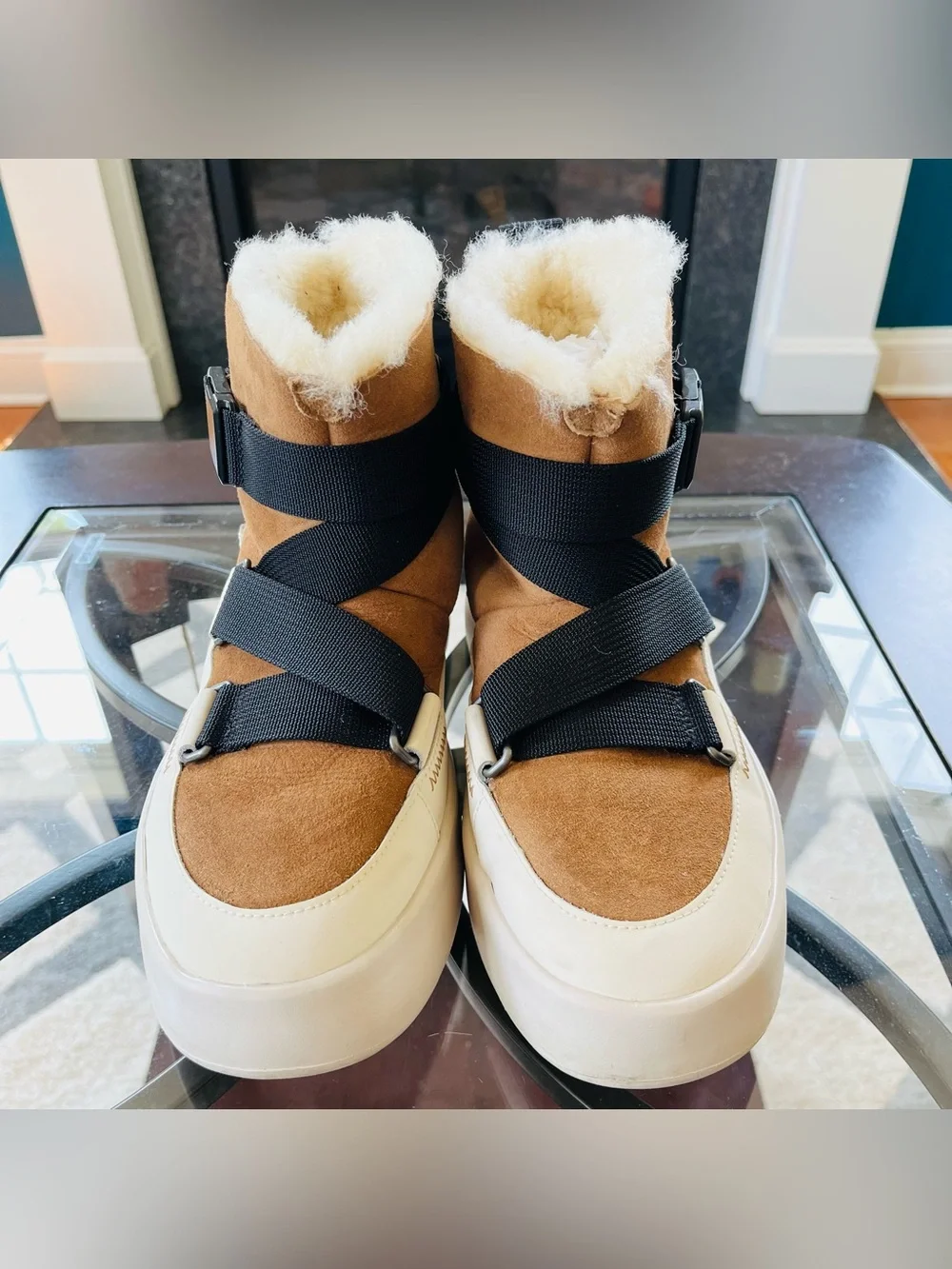 Sz 7 UGG Women's Classic Boom Buckle Boots S/N 1104616 Chestnut/Black/White